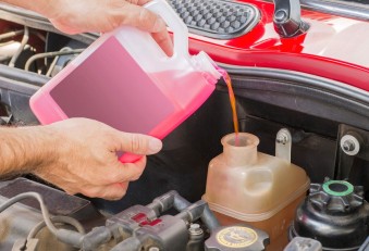 Cooling fluids for cars: types, groups and colours of antifreeze