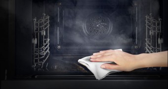 Pyrolysis, catalysis, hydrolysis: what is the most effective method of cleaning an oven?