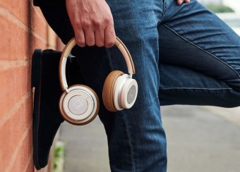TOP 5 full-size over-ear headphones for music lovers
